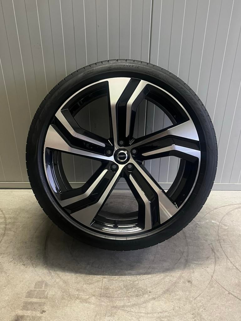 🚗 Volvo XC90 - R-Design - Nieuw! - 22 inch - Pirelli Winter, 275 mm, Banden en Velgen, Nieuw, Overige maten