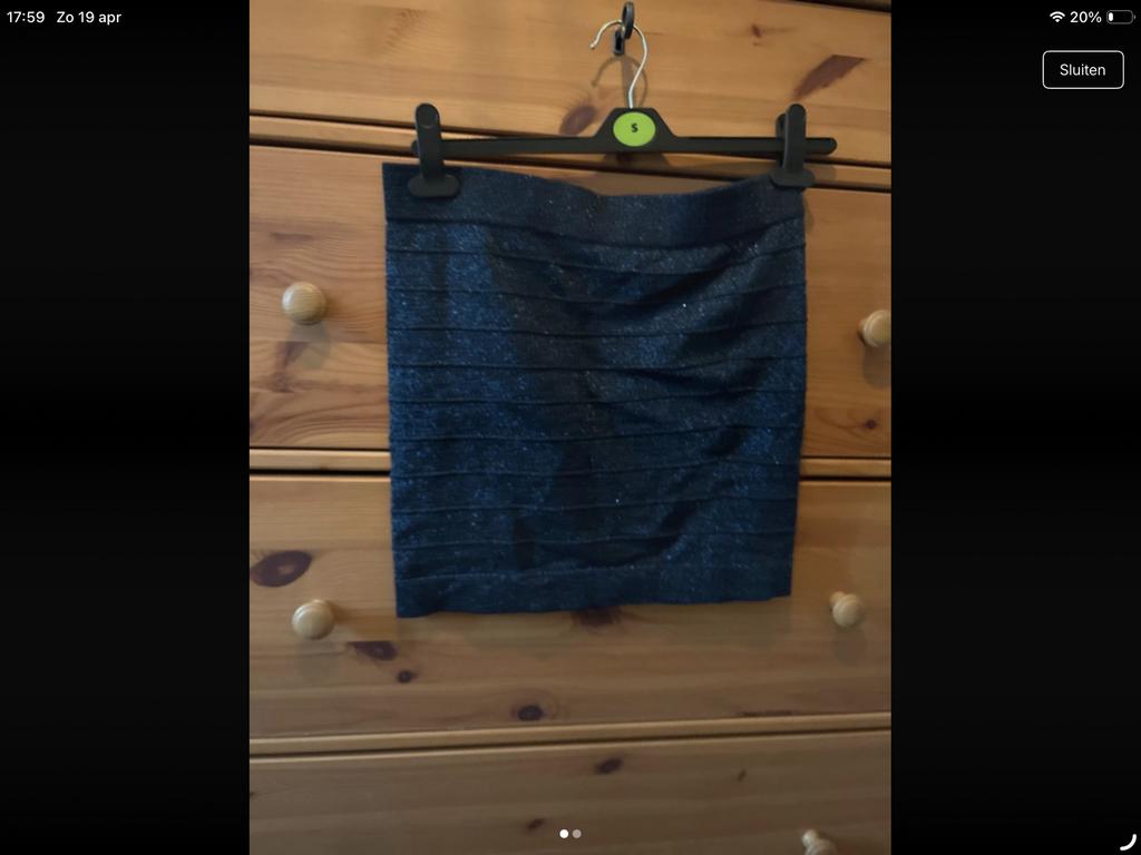 Mooie donkere rok met plooien, maat M, Kleding | Dames, Rokken, Maat 38/40 (M), Overige kleuren, Verzenden, Zo goed als nieuw