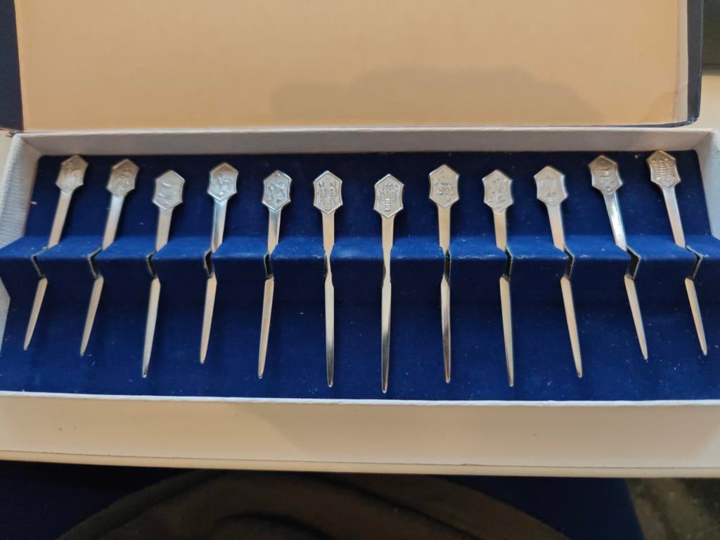 Vintage cocktailprikkers sterrenbeelden in doosje, Antiek en Kunst, Ophalen