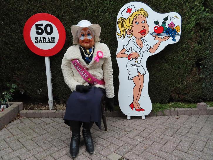 50 Sarah feest set verjaardag verpleegkundige / verzorgende, Hobby en Vrije tijd, Feestartikelen | Verhuur, Nieuw, Abraham of Sarah