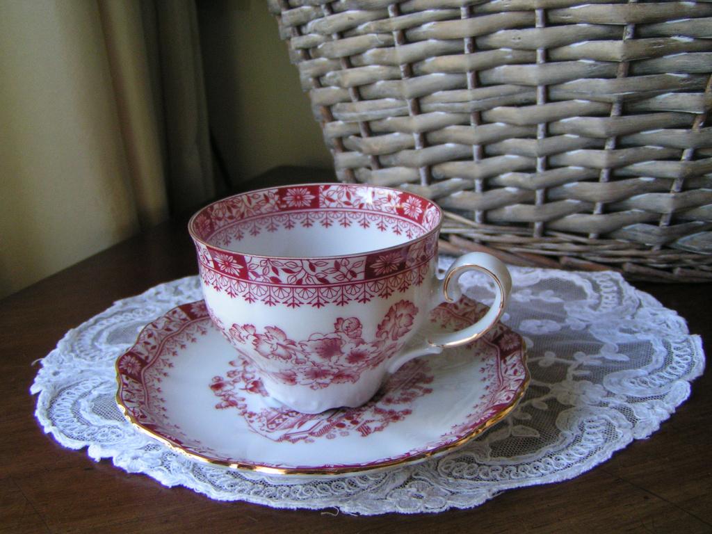 1 Prachtige Kop en Schotel van Seltmann Weiden Bavaria, Ophalen of Verzenden, Zo goed als nieuw, Overige stijlen, Kop(pen) en/of Schotel(s)