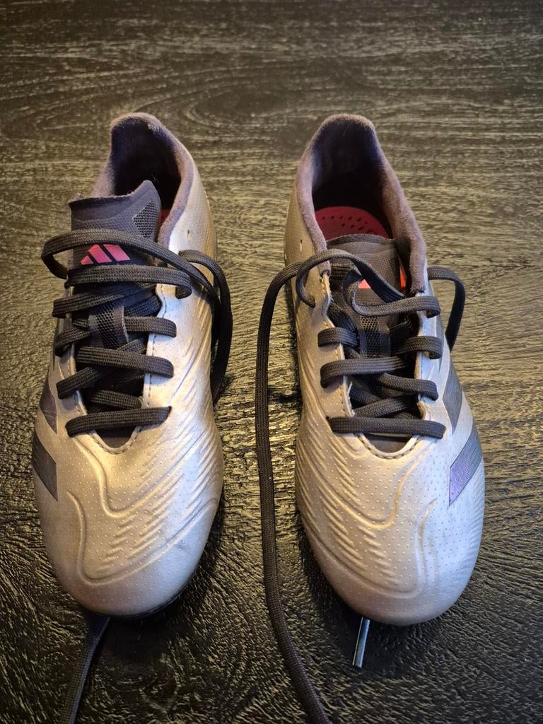 Adidas Predator voetbalschoenen maat 24/2, Sport en Fitness, Voetbal, Ophalen, Zo goed als nieuw, Schoenen