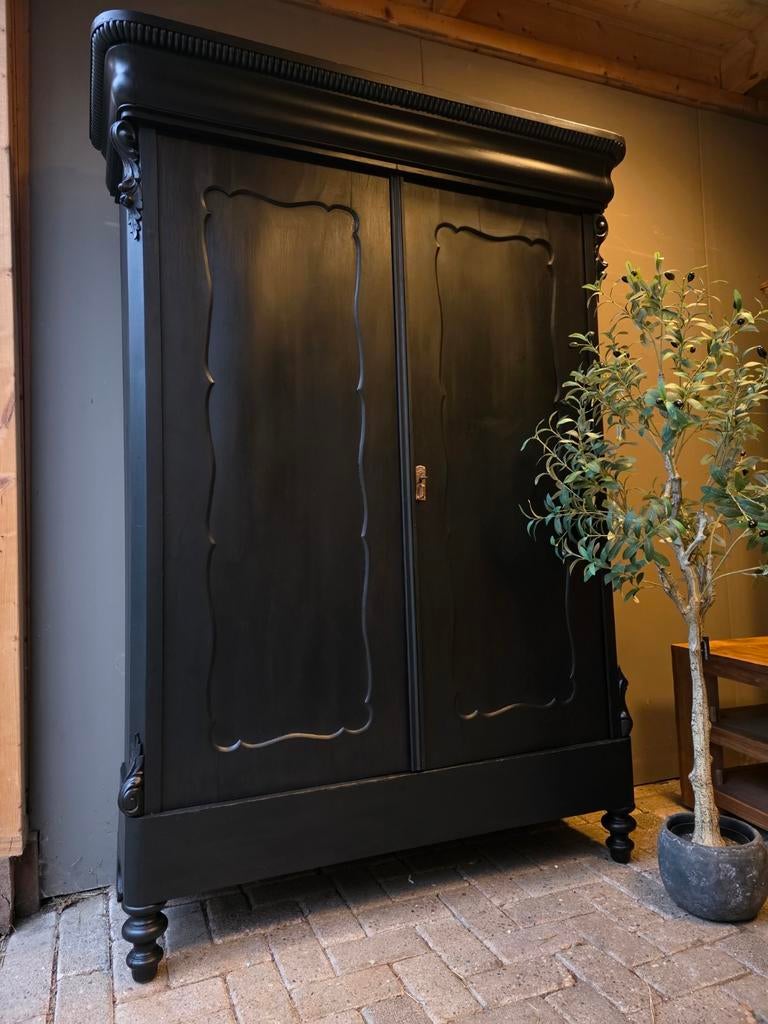 Zwarte biedermeier linnenkast kledingkast DEMONTABEL! BEZ Mo, Antiek en Kunst, Antiek | Meubels | Kasten, Ophalen of Verzenden