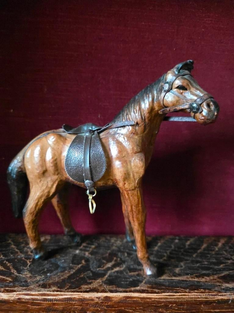 Vintage leren paardje – decoratie, Ophalen of Verzenden, Gebruikt, Paard, Beeldje of Figuurtje