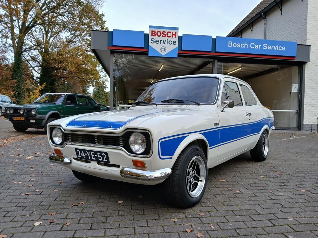 Ford ESCORT RS2000, Auto's, Ford, 848 kg, Escort, Gebruikt, Zwart
