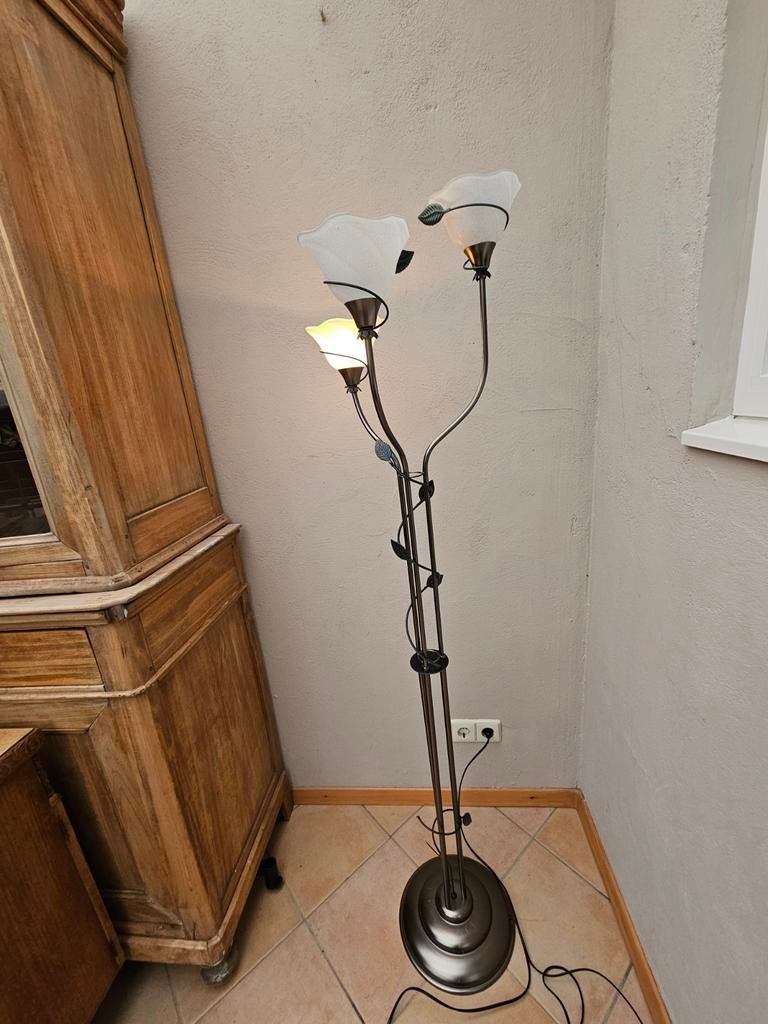 Bronzen staande lamp met 3 glazen kapjes en blaadjes - 158cm, Ophalen, Gebruikt, Glas, 150 tot 200 cm