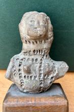 Terracotta buste van een vrouw, zgn. moedergodin, Antiek en Kunst, Antiek | Keramiek en Aardewerk, Ophalen of Verzenden