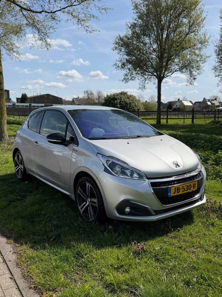 Peugeot 208 1.2 Puretech 110pk 3D 2016 Grijs, 40 €/maand, 1199 cc, 23 km/l, Origineel Nederlands