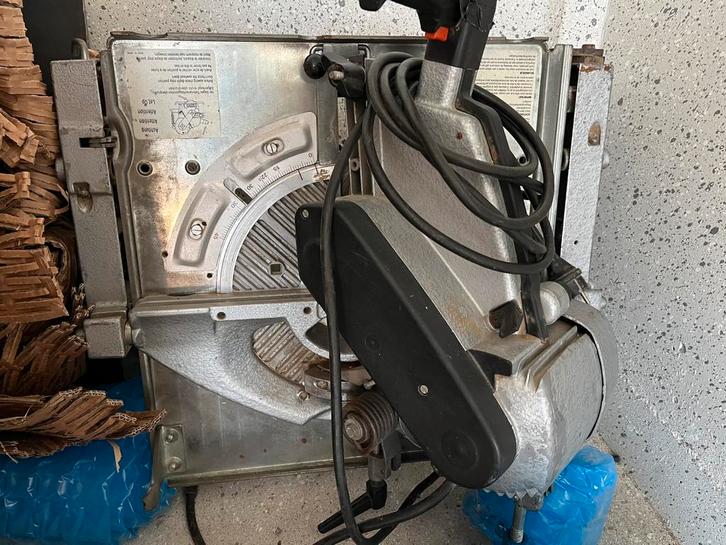 Elu flipover zaagmachine, Doe-het-zelf en Verbouw, Gereedschap | Zaagmachines, Zo goed als nieuw, Afkortzaag, 1200 watt of meer