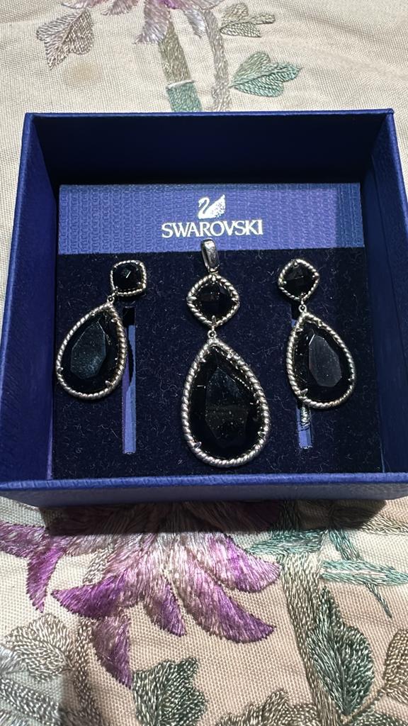 Swarovski oorbellen setje met 1 hanger, Sieraden, Tassen en Uiterlijk, Oorbellen, Met kristal, Overige materialen, Hangers, Zwart