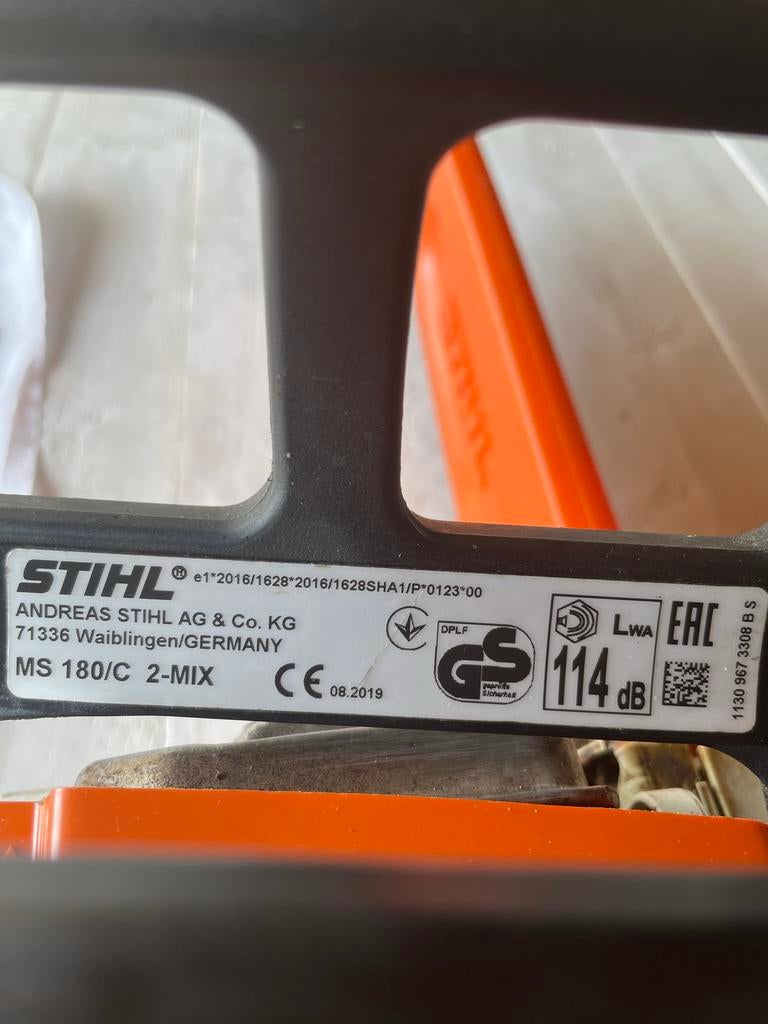 Stihl MS180 Kettingzaag - Krachtig en Betrouwbaar, Gebruikt, 70 mm of meer, Kettingzaag, 600 tot 1200 watt