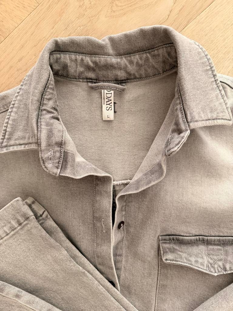 10 Days grijs co-ord set: jeans & blouse (valt royaal), Maat 42/44 (L), Ophalen of Verzenden, Gedragen, Grijs