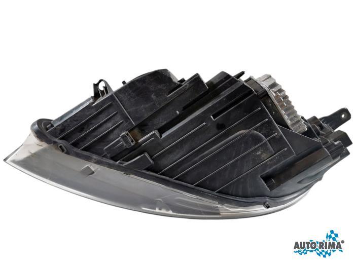 Koplamp rechts van een Volvo V40, Auto-onderdelen, Verlichting, Gebruikt, -, -, Ophalen of Verzenden