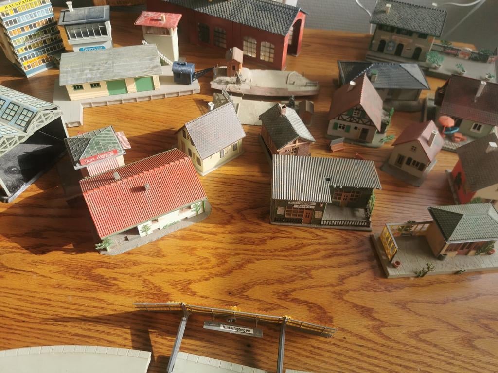 Grote verzameling modelbouw huisjes en gebouwen, Overige merken, Gebruikt, Gelijkstroom of Wisselstroom, Brug, Tunnel of Gebouw