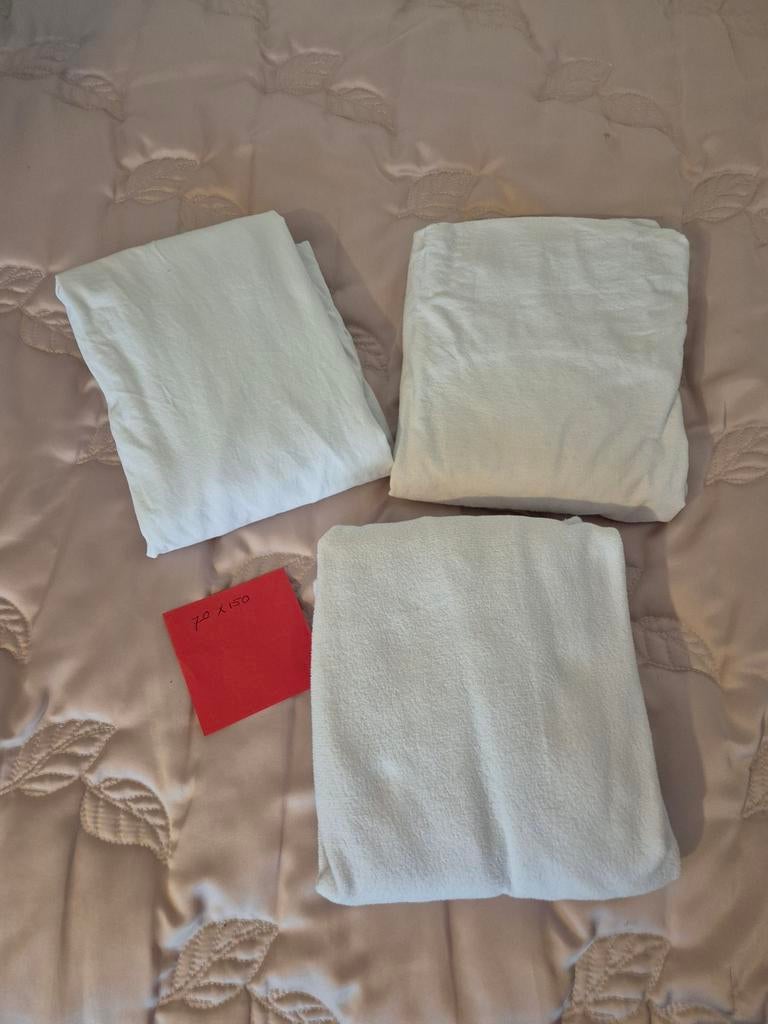 1 molton + 2 hoeslakens 70x150 zgan, Jongetje of Meisje, Ophalen of Verzenden, Zo goed als nieuw, Wit