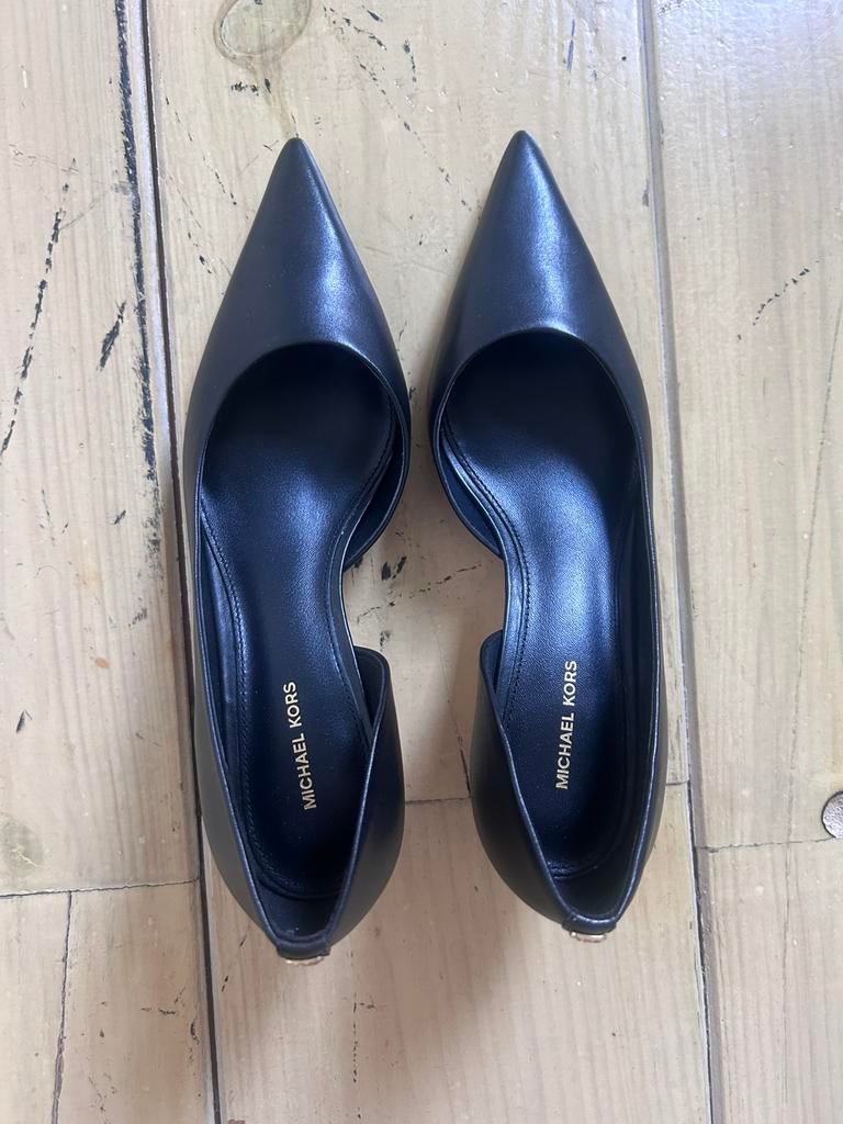 Michael Kors kitten heels size 36, Kleding | Dames, Schoenen, Schoenen met lage hakken, Zwart, Ophalen of Verzenden, Zo goed als nieuw