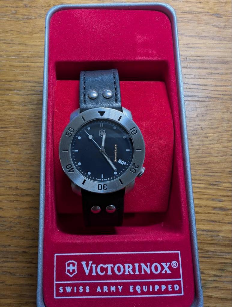 Victorinox Swiss Army V7-10 SUB, Sieraden, Tassen en Uiterlijk, Horloges | Heren, Overige merken, Leer, Staal, Polshorloge