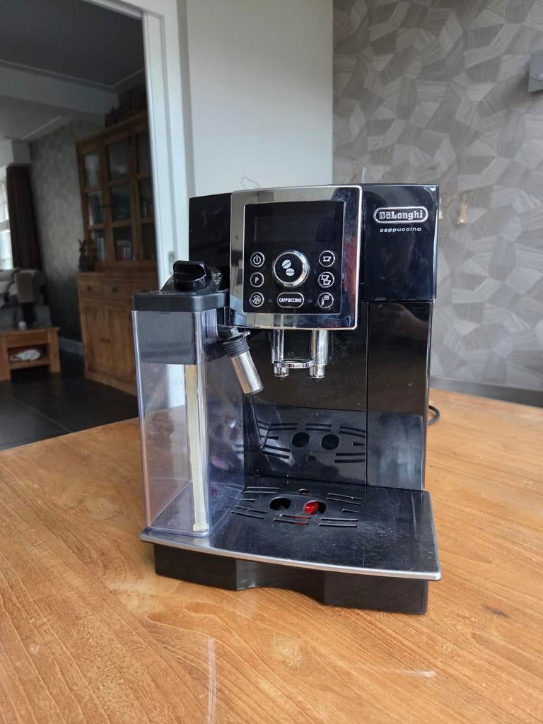 Volautomatisch koffiezetapparaat DeLonghi ECAM23.460.B, Ophalen, Koffiemachine, Afneembaar waterreservoir