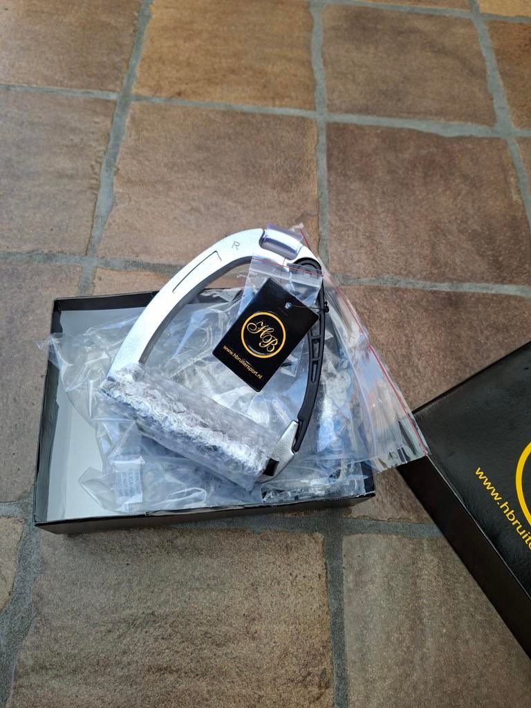 Nieuw hb veiligheid stijgbeugels zilver, Dieren en Toebehoren, Debaronesruitersport@hotmail.com, Ophalen of Verzenden, Hb, 5111he