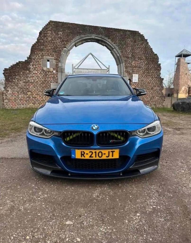 BMW 328i xdrive upgrade edition & m pakket, Automaat, Zwart, 4 cilinders, Blauw