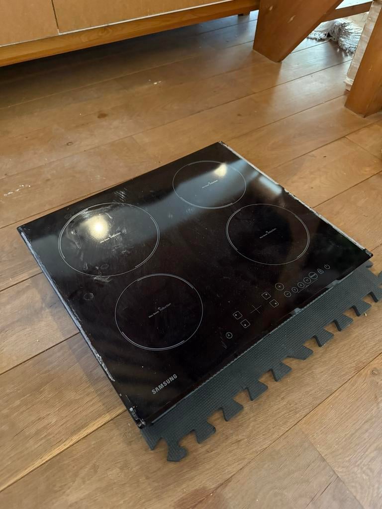 Samsung inductiekookplaat, Witgoed en Apparatuur, Kookplaten, Ophalen, 4 kookzones, Zo goed als nieuw, Inbouw