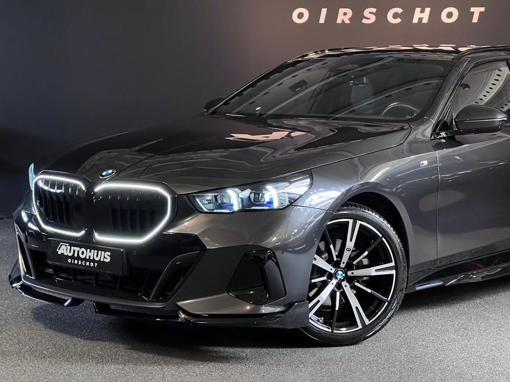 BMW 5-serie Touring 520i High Executive Edition M Trekhaak/, Auto's, Automaat, 1998 cc, Achterwielaandrijving, Gebruikt