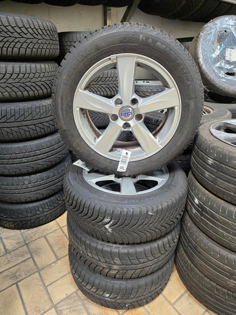 Volvo V40 16 inch velgen met 205/55/16 banden 5x108, Ophalen, Gebruikt, 16 inch, Banden en Velgen
