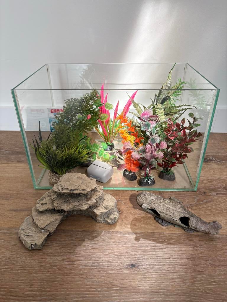 Compleet aquarium, 25L, Dieren en Toebehoren, Vissen | Aquaria en Toebehoren, Ophalen, Zo goed als nieuw, Leeg aquarium
