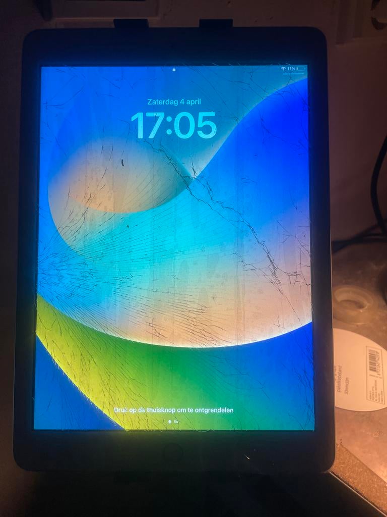 iPad 5e generatie, scherm gebarsten, Computers en Software, Apple iPads, Gebruikt, 32 GB, Apple iPad, Zwart