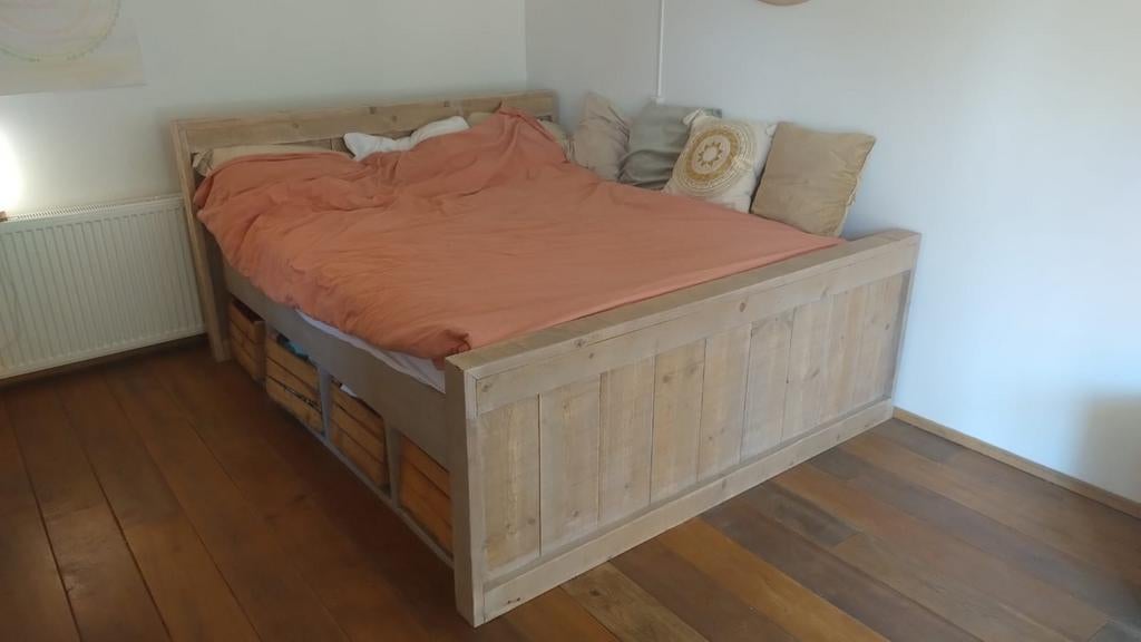 Stevig massief steigerhouten bed 1.80, met of zonder matras, Ophalen, Zo goed als nieuw, Tweepersoons, Steigerhout