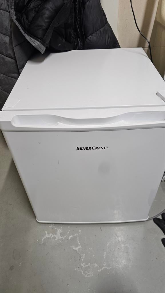 Silvercrest minivriezer - Compact en efficiënt, Minder dan 85 cm, Minder dan 60 cm, Zo goed als nieuw, Vrijstaand