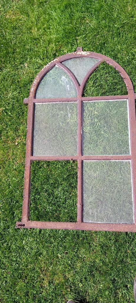 Gietijzeren  raam, Ophalen of Verzenden, Minder dan 80 cm, Gevelraam of Ruit, Minder dan 80 cm