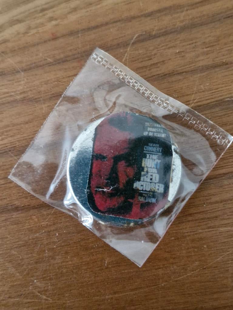 193 The Hunt for Red October button, Ophalen of Verzenden