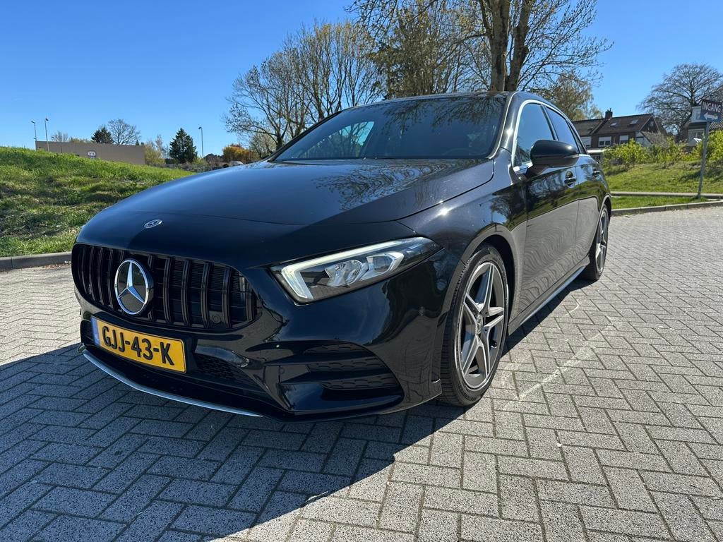 Mercedes-Benz A-Klasse A 180  AMG - PAKKET, Auto's, Mercedes-Benz, 136 pk, 680 kg, 4 cilinders, Alcantara