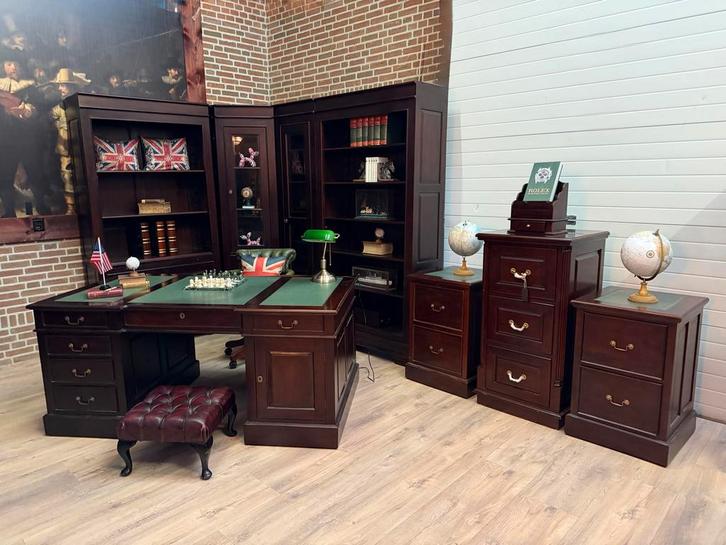 Complete Klassieke chesterfield Engelse Kantoorinrichting, Antiek en Kunst, Antiek | Kantoor en Zakelijk, Ophalen