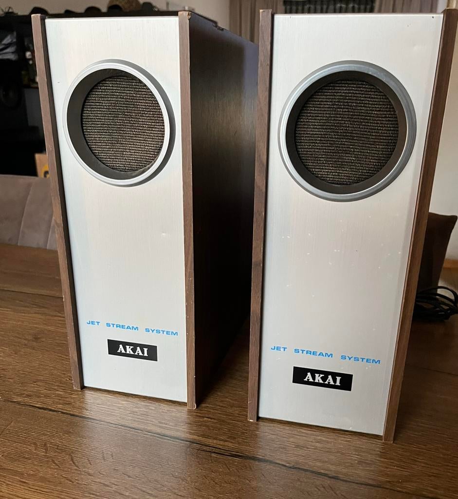 Akai SW 30 luidsprekers, Overige merken, Ophalen of Verzenden, Zo goed als nieuw, Minder dan 60 watt