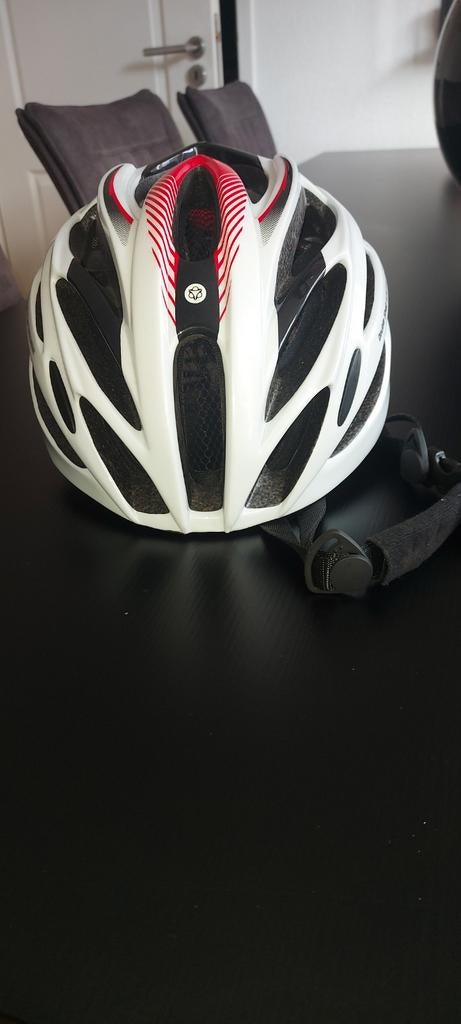 AGU Fietshelm Wit/Rood - Zo goed als nieuw, Overige maten, Ophalen of Verzenden, Zo goed als nieuw, Heer of Dame