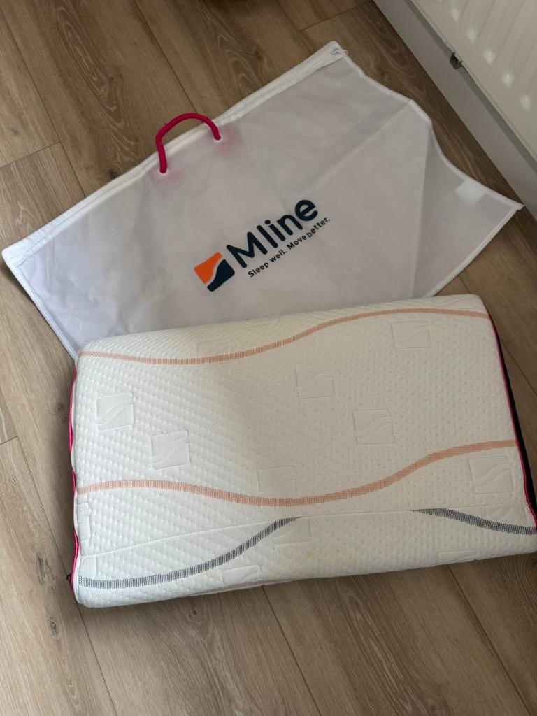 Pillow You Fuchsia m-line kussen, Ophalen, Eenpersoons, Wit, Zo goed als nieuw