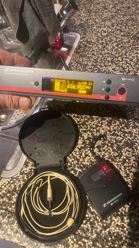 Sennheiser ew100 g3 met beltpack sk100 g3 en headset, Telecommunicatie, Zenders en Ontvangers, Ophalen of Verzenden, Gebruikt