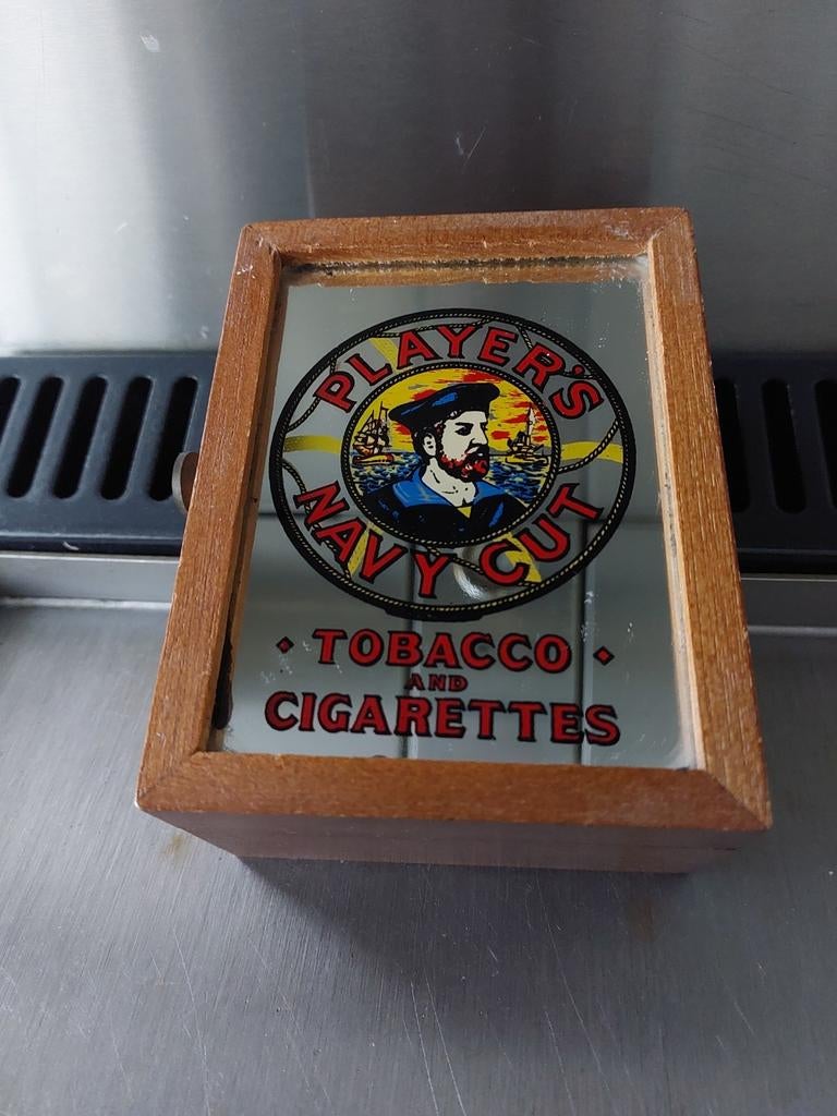 Vintage Player's Navy Cut  houten tabaksdoosje, Verzamelen, Rookartikelen, Aanstekers en Luciferdoosjes, Ophalen of Verzenden