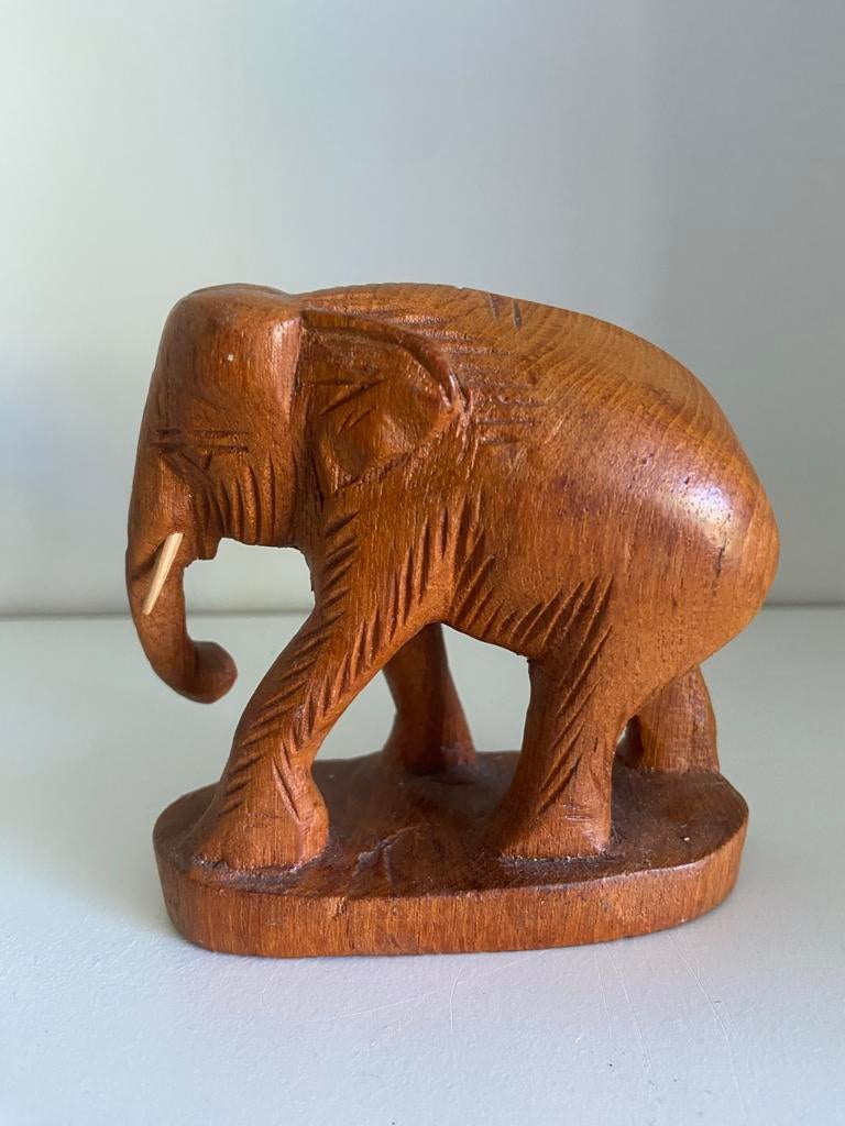 Houten olifant beeld met slagtanden - Afrikaans houtsnijwerk, Antiek en Kunst, Kunst | Beelden en Houtsnijwerken, Houtsnijwerk