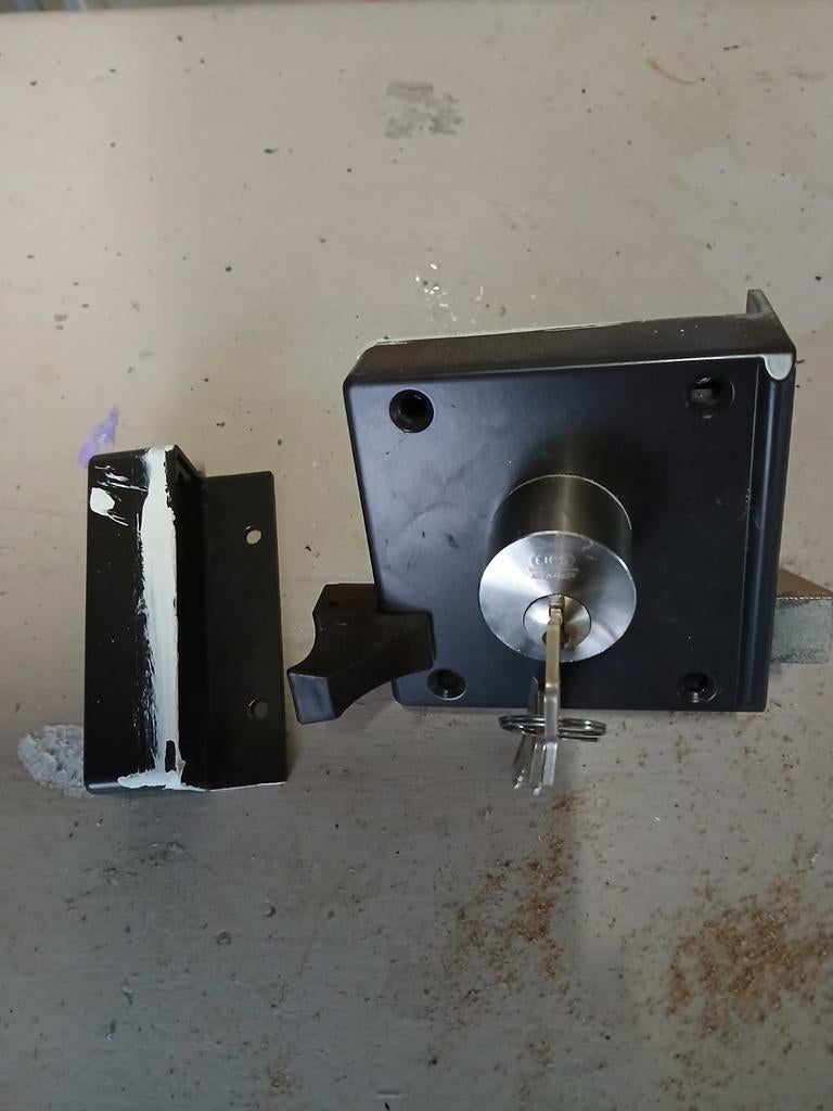 Zwart oplegslot met sleutels, Ophalen of Verzenden, Slot