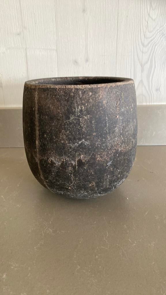 Leuke grijze bloempot, Ophalen, Rond, Binnen, Zo goed als nieuw