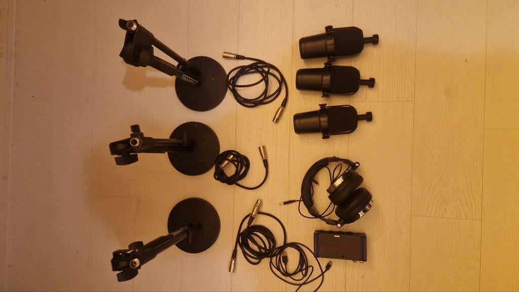 Complete Podcast Set: Zoom AMS-44, 3 Mics & Zwenkarm, Muziek en Instrumenten, Ophalen