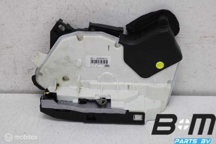 Portierslot linksachter VW Passat B8 5E0839015, Auto-onderdelen, Interieur en Bekleding, Gebruikt
