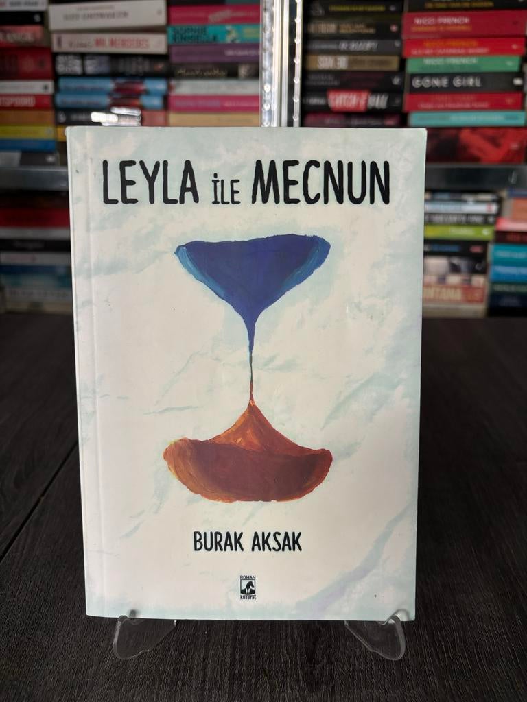 Leyla ile Mecnun - Burak Aksak, Ophalen of Verzenden, Gelezen, Wereld overig