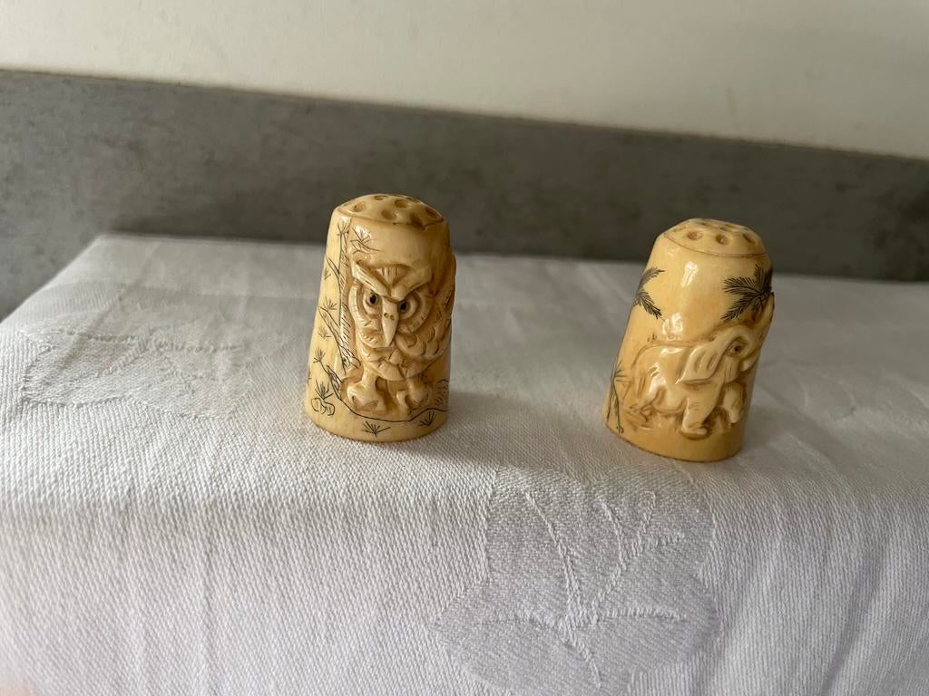 Vingerhoed camel bone, Ophalen of Verzenden, Zo goed als nieuw