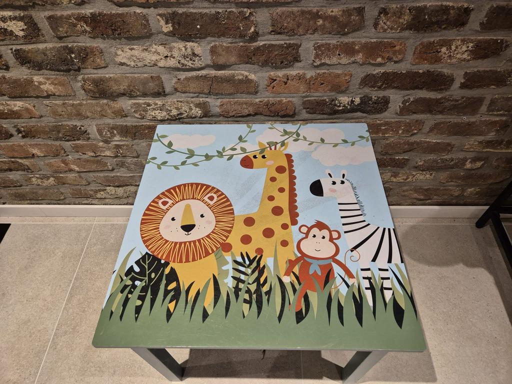 Kinder bijzettafel met dierenprint, Kinderen en Baby's, Kinderkamer | Tafels en Stoelen, Ophalen, Gebruikt, Tafel(s)