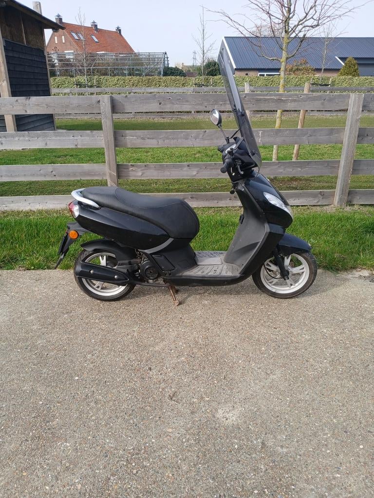 Peugeot kisbee snor, Fietsen en Brommers, Scooters | Peugeot, Ophalen, Benzine, Overige modellen