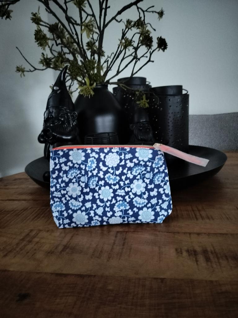 ESTEE LAUDER toilettasje blauw met 2 producten **NIEUW**, Nieuw, Ophalen of Verzenden, Toebehoren, Blauw